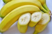 バナナを冷凍して凍るまでの時間は　レシピ　またいつまで保存できる？