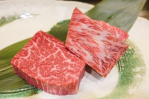 牛牛西麻布総本店がマツコ会議の超ド派手金箔(金紛)演出の高級焼肉店