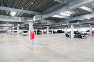 苦手なバック駐車の止め方のコツ(図解あり)!日本はなぜが多いのか?