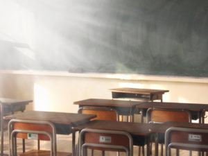 神戸市立東須磨小学校の校長ミミズ腫れ知りつつ報告せずで処分検討