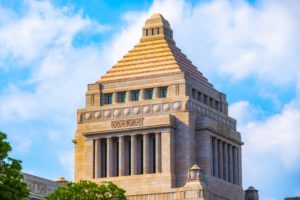 菅原一秀経産相公選法違反疑惑をスクープ撮!有権者に香典や供花
