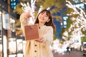 イオン銀行と楽天銀行どっちがおすすめ?金利・ATM手数料・振込手数料